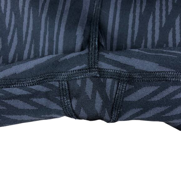 ALO Leggings Airbrush Capri Cropped Pant Black Gray Abstract Size XS Workout Gym - Picture 2 of 6